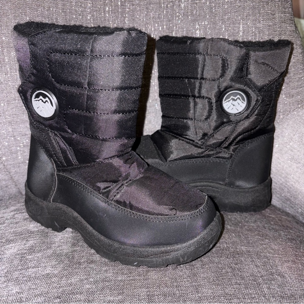 Cozy Black Kids Snow Boots